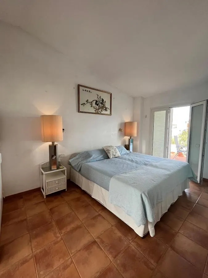Attic In Cadaques , With Parking Apartment